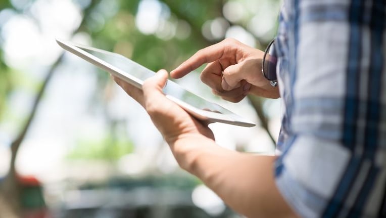 Citizen making a work order complaint online