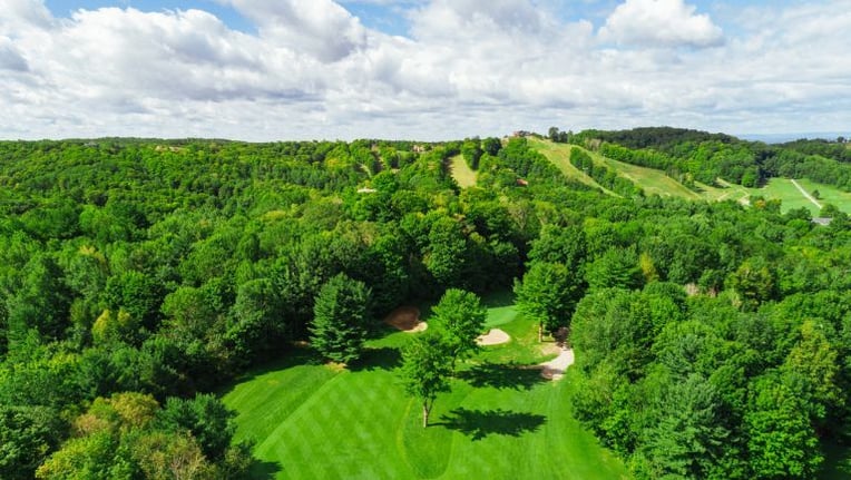 Overhead shot of golf course in Oro-Medonte